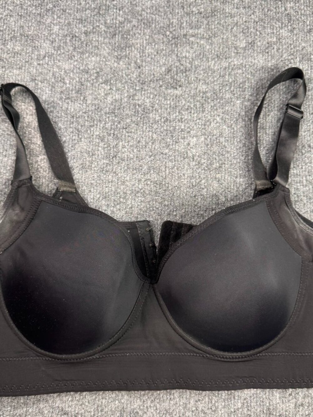 Women's Black Wireless Full Coverage Bra No size tag measurements; fits XL/2XL